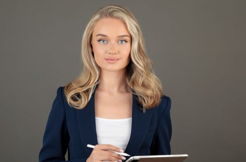 A 20-Item Work Wardrobe That Makes Mornings Easier