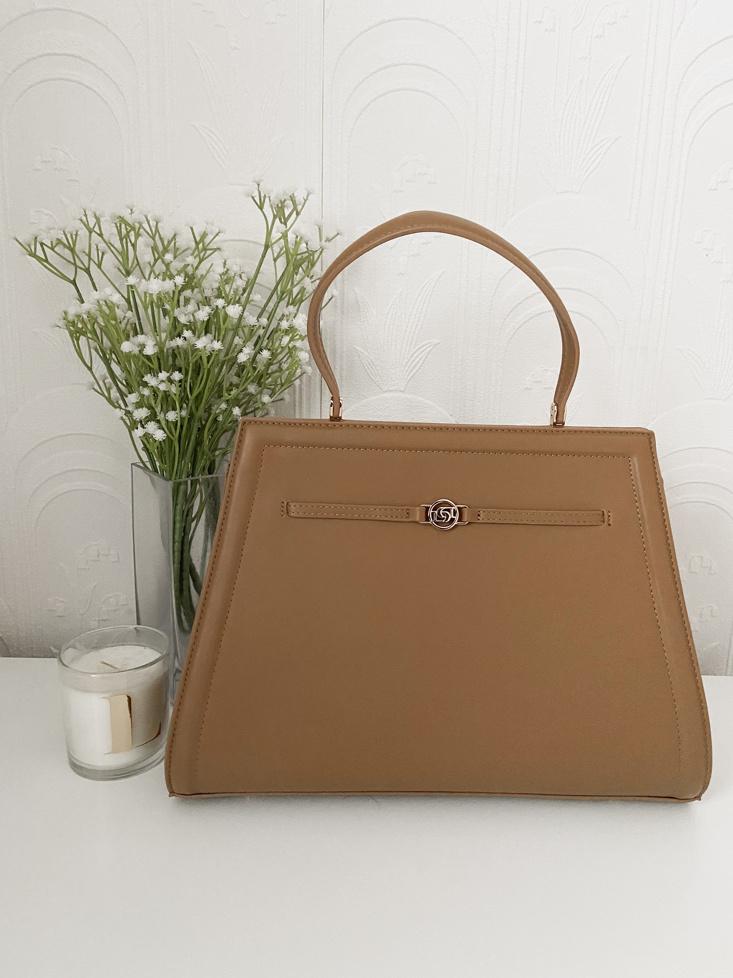 How To Style a Tan Bag in the Winter